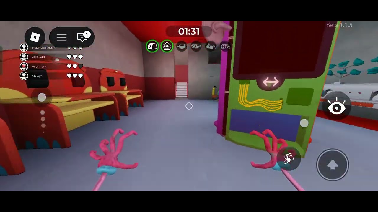 Playing project playtime first time 😁