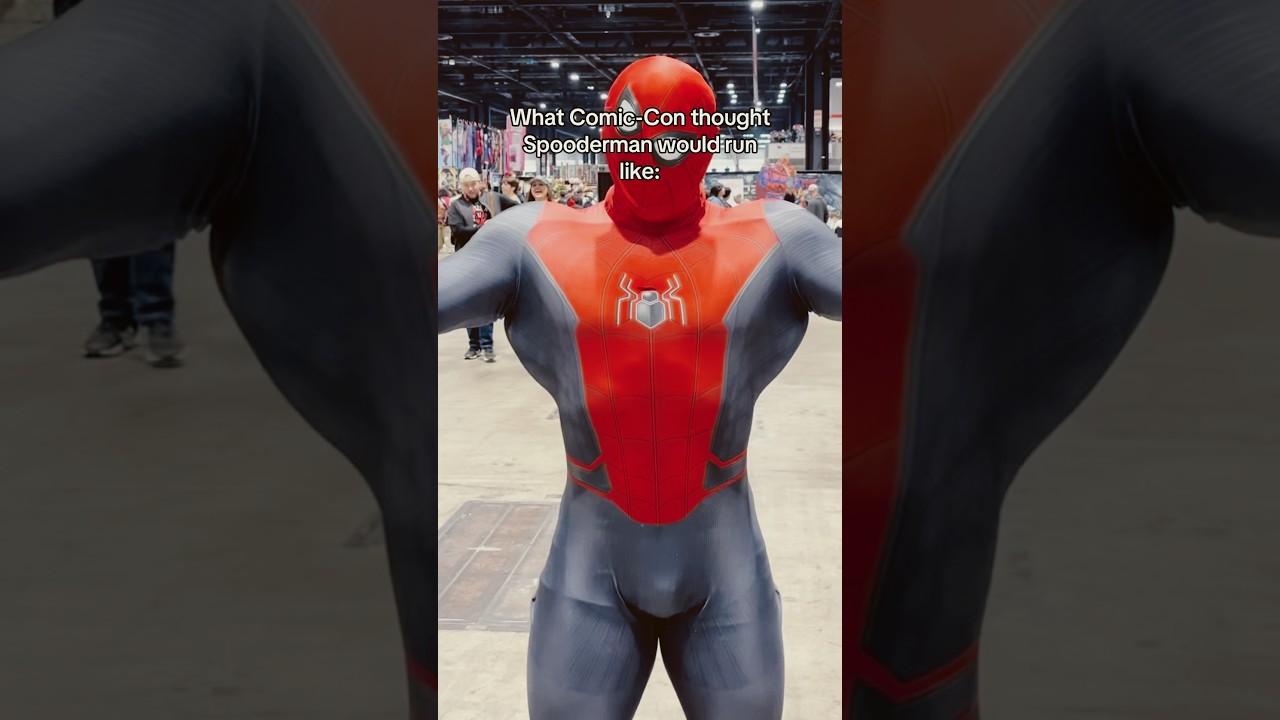Spooderman got some crazy lats #latman #wings #spooderman #comiccon