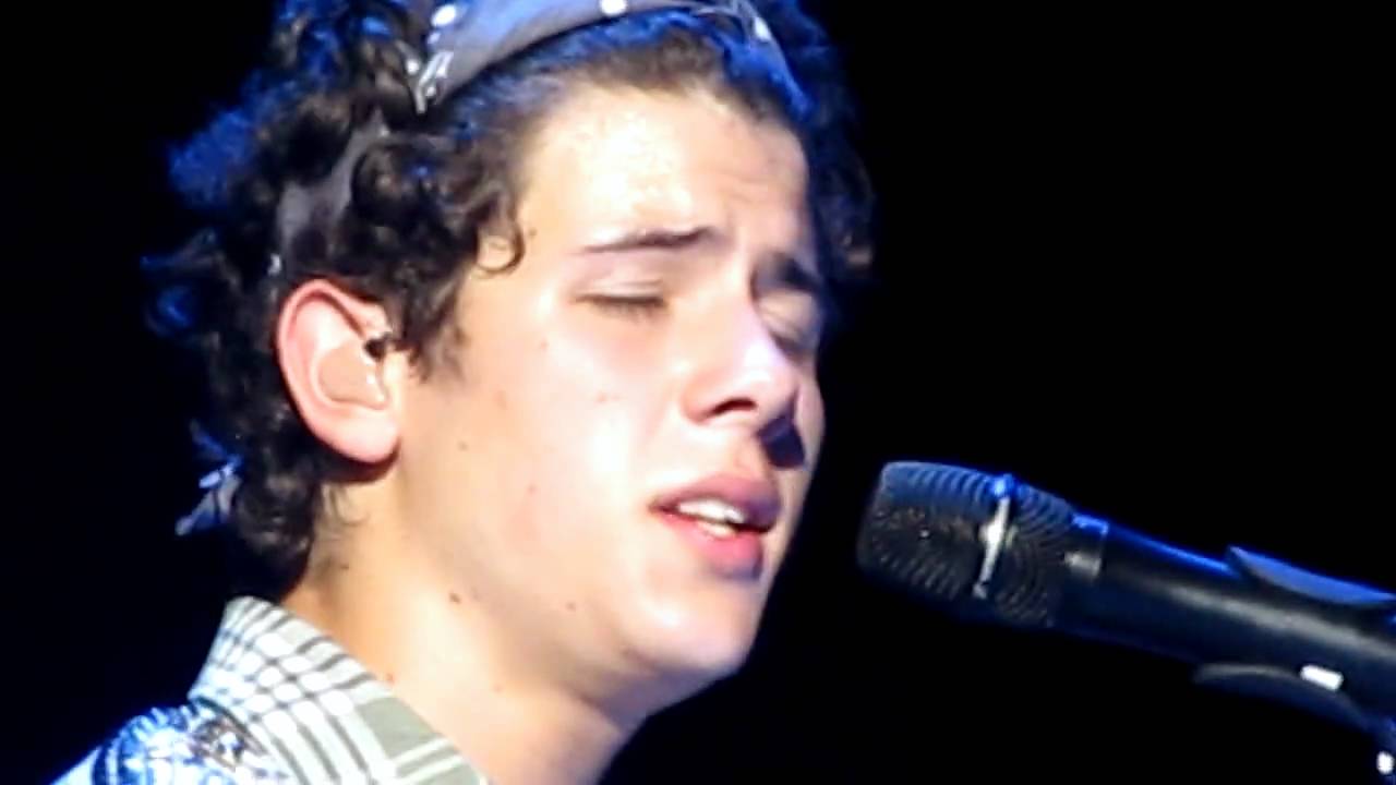 When You Look Me In The Eyes - Jonas Brothers (Hartford)