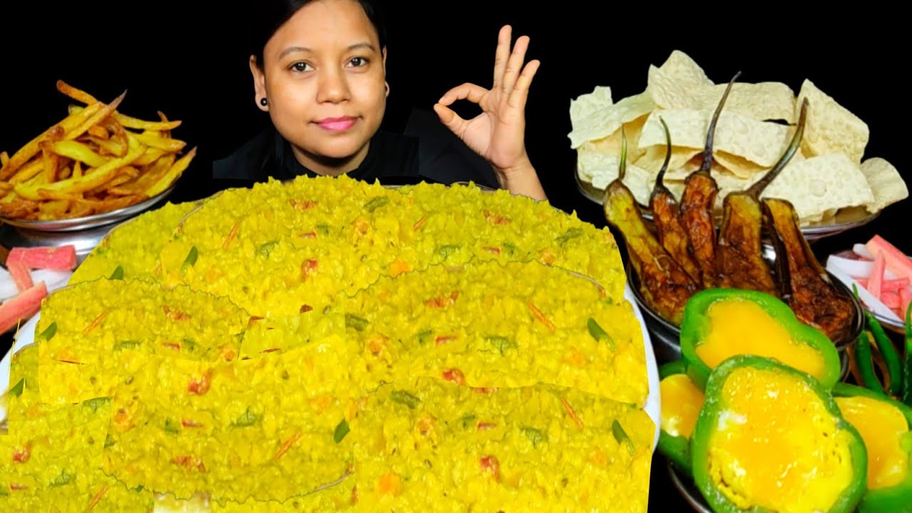 Asmr Eating Vegetable Dal Khichdi with Brinjal Fry | Aloo Bhaja, Egg Capsicum & Papad Mukbang