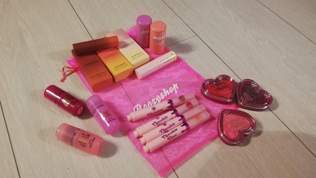 I but new valentine make-up and more by the online webshop Boozyshop😍