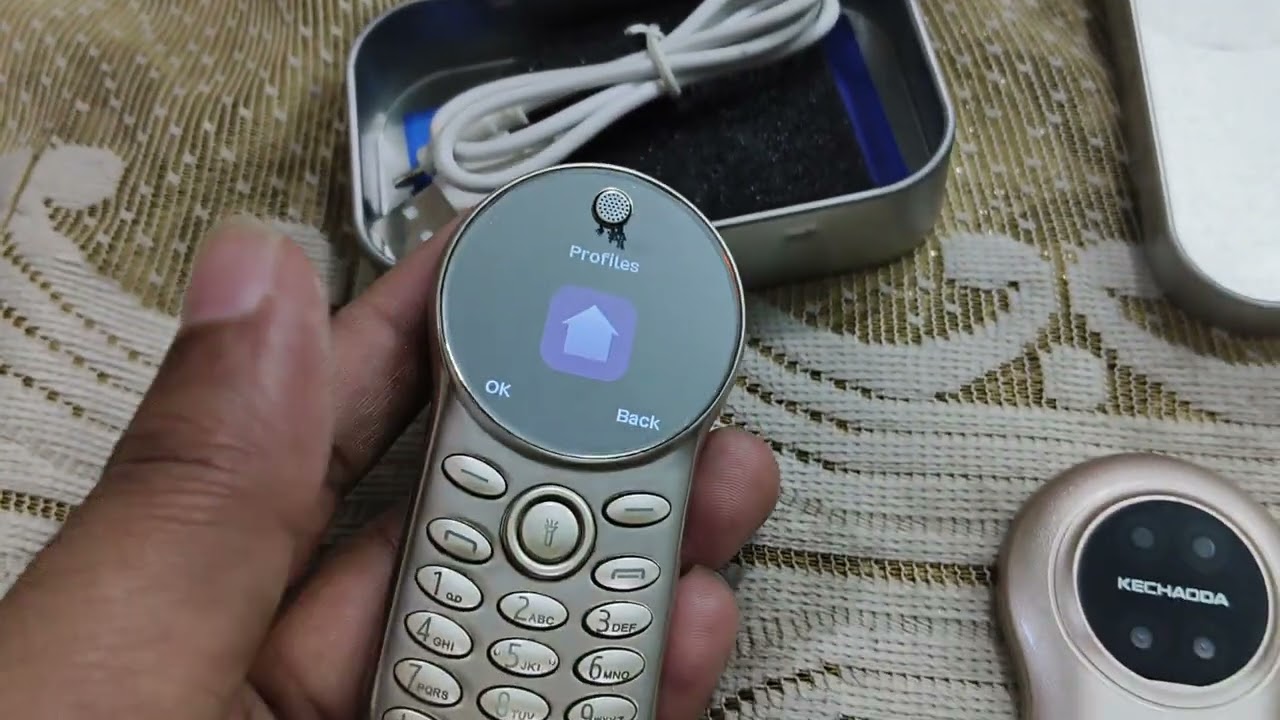 Round display phone - additional 2G Phone - smallest mobile phone