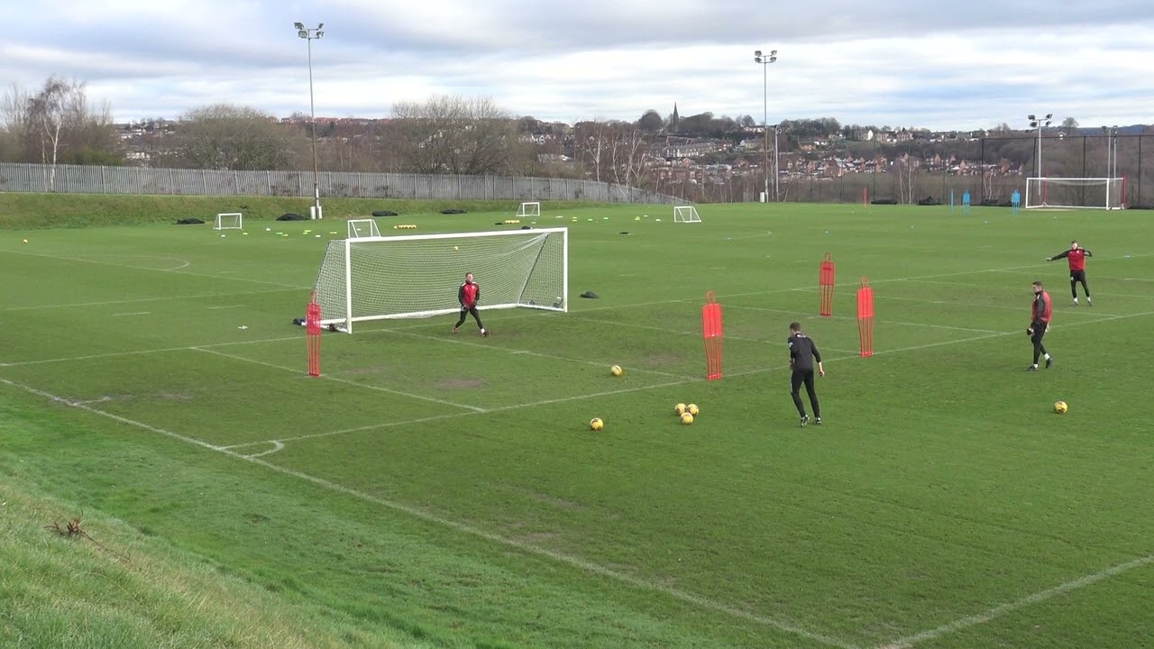 Barnsley F.C. | Goalkeeper Training | Shot Stopping & Cut Back Scenarios