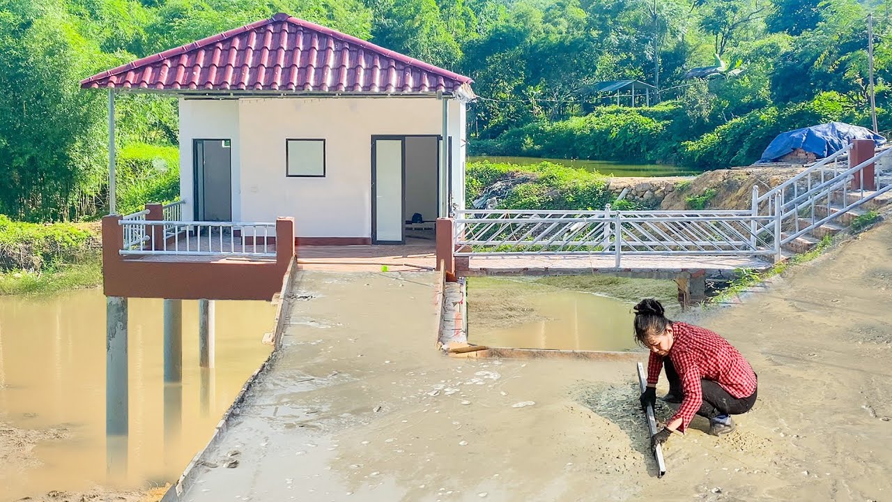 Soild Concrete Columns, Steels Floor Weaving-Pouring Concrete Floor _To Build a Kitchen Off-Grid