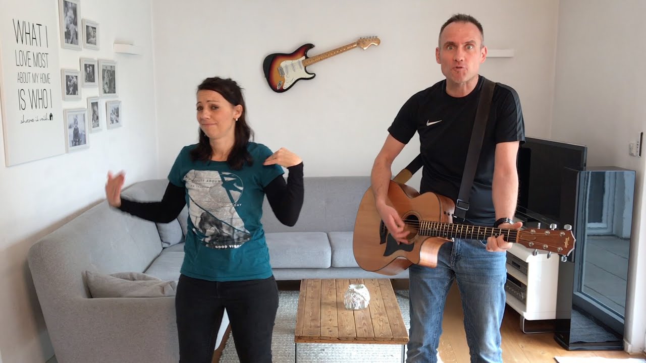 Mike Müllerbauer - So einen Käse lass ich nicht in meinen Kopf rein - Bewegungen - ganzer Song