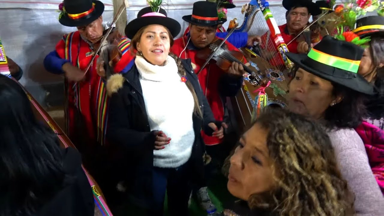 🌺💕 Cristalina de Huanquispa - en Querobamba Sucre / toril con arpa y viol&iacute;n