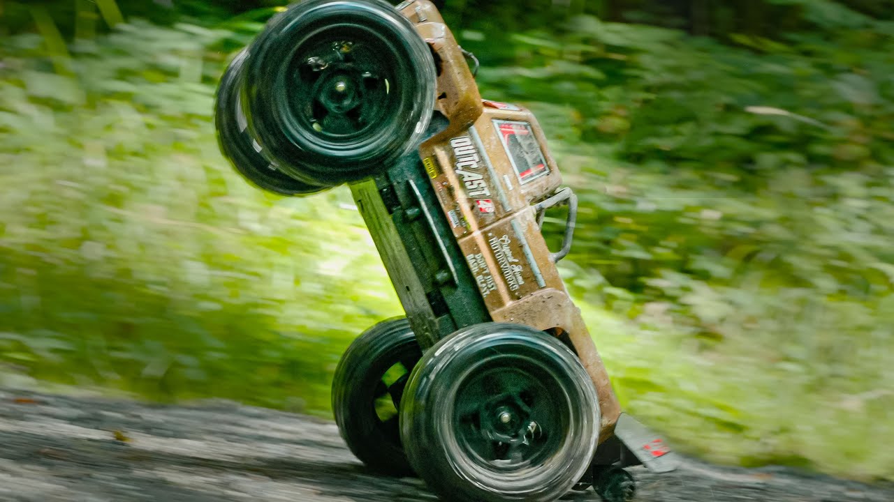 ARRMA OUTCAST 4S // Stunt Machine