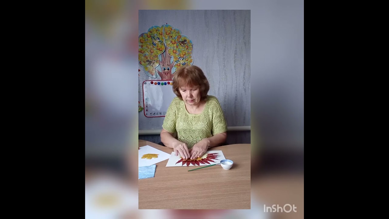 Їжачок - аплікація з осіннього листя.