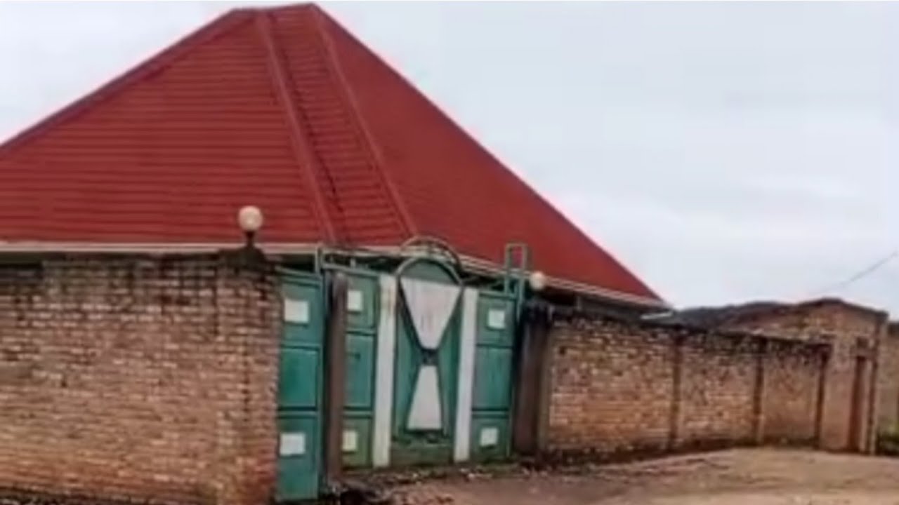 Bisa nkaho Ari inzozi muhanga mubyimana ndebera nawe inzu iri 1426sqm mukiyovu cy'aba Boss 18.5m⁉️🤔