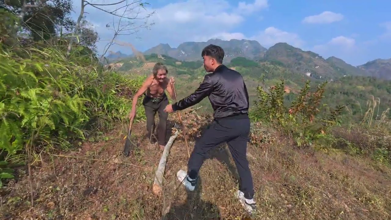 Cụ Sinh 100 Tuổi Vui Mừng vì Cháu Pà Đến Nấu Ăn Cùng.