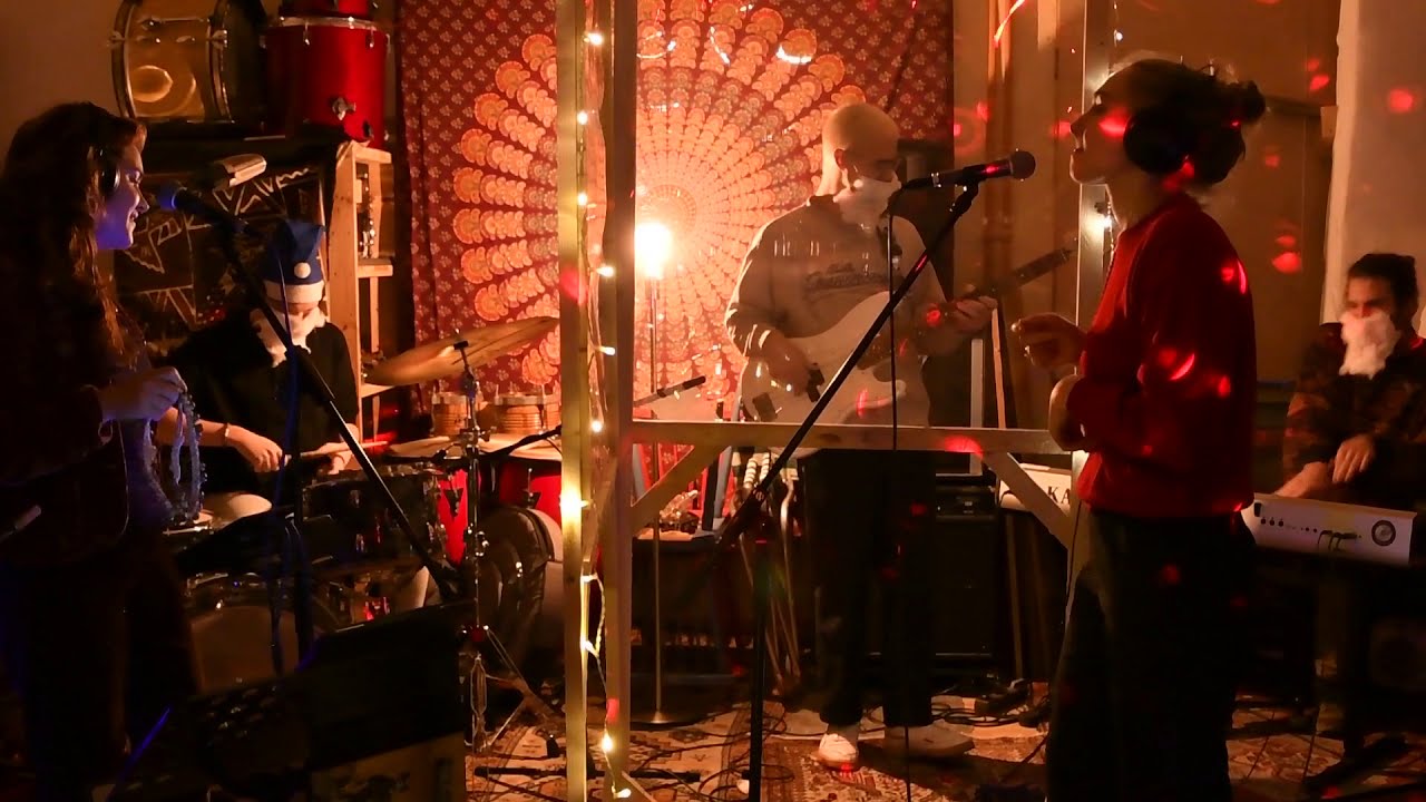 Mount Adige - Christmas in L.A. (vulfpeck cover)