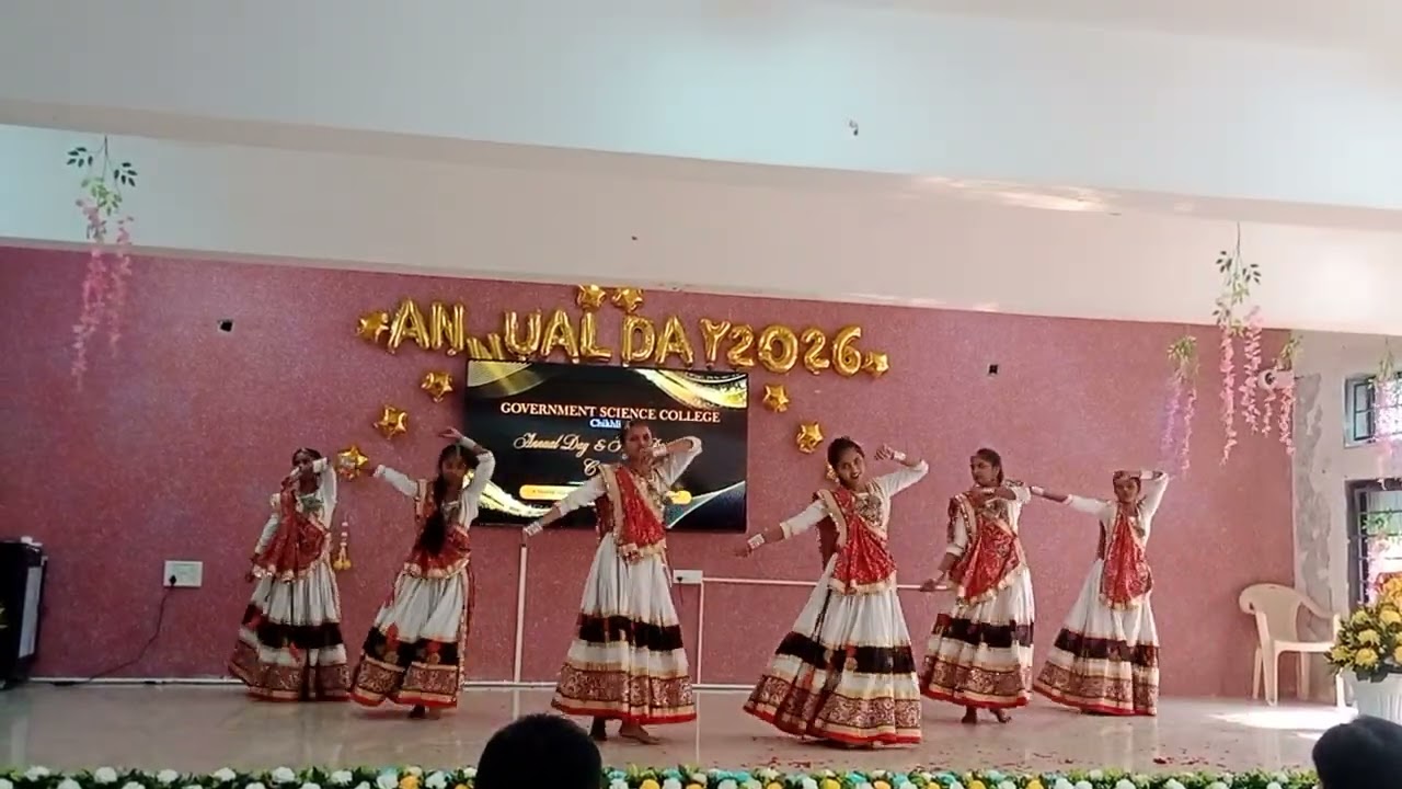 Chikhli Government Science College. Groups Dance video. 