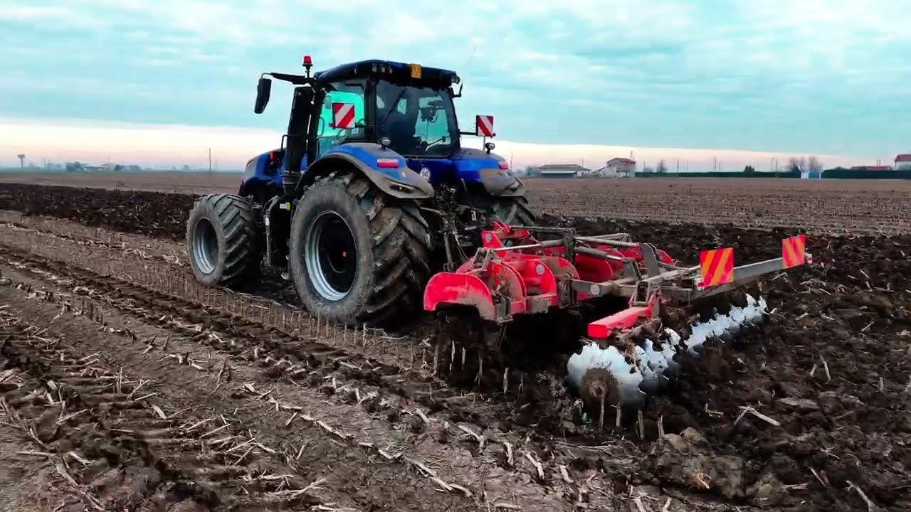 Drenatore a due ancore su New Holland T7 315 Ripuntatore Scorpione 7 Ancore su New Holland T8 435