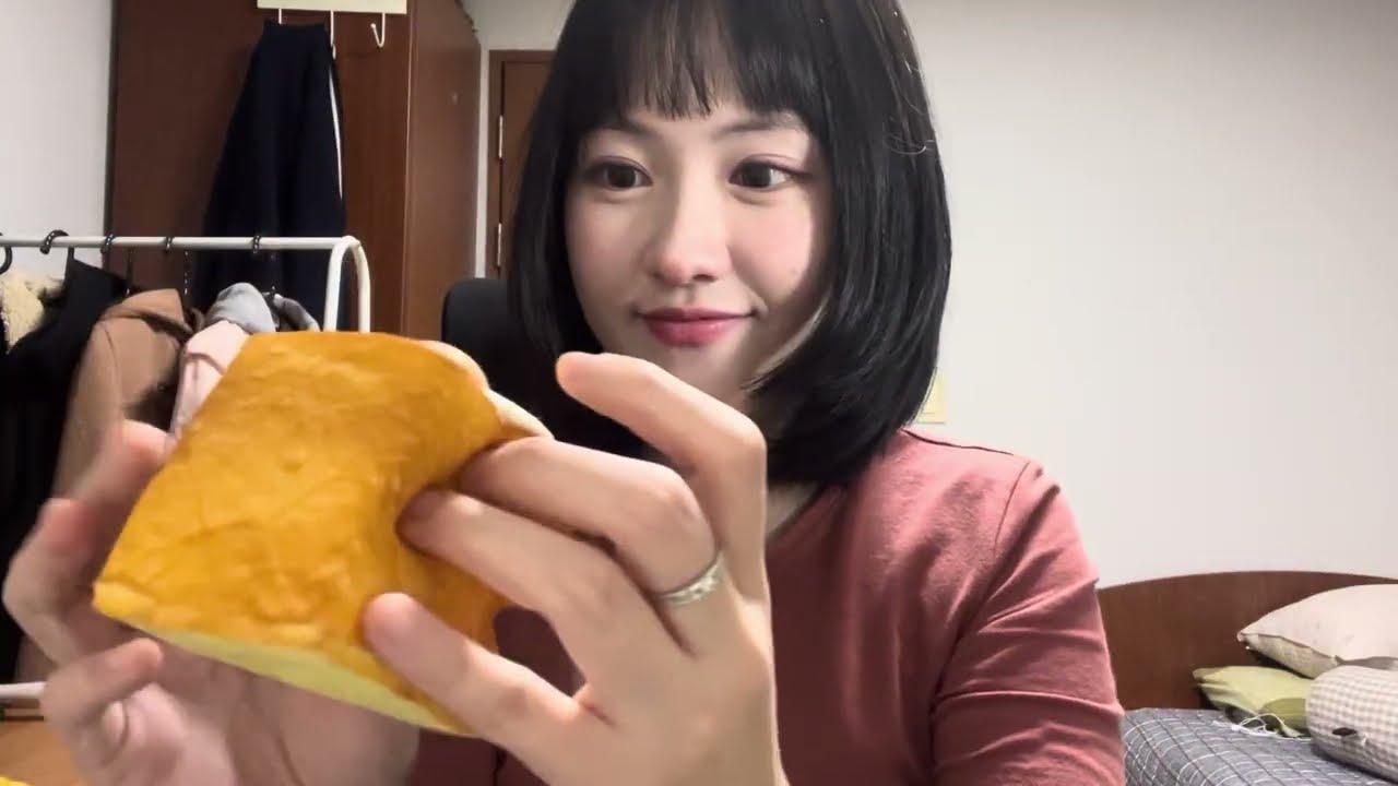 ASMR Playing with bread 🍞 