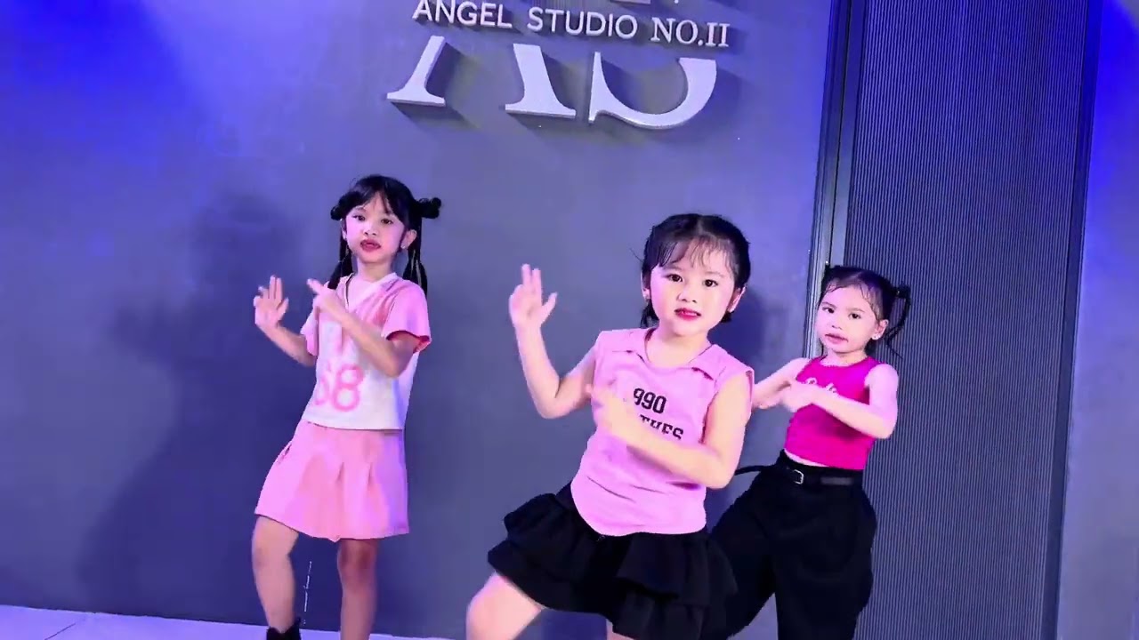 ROLY POLY / DANCE KIDS / CLB THIÊN THẦN / Bé nhảy sôi động