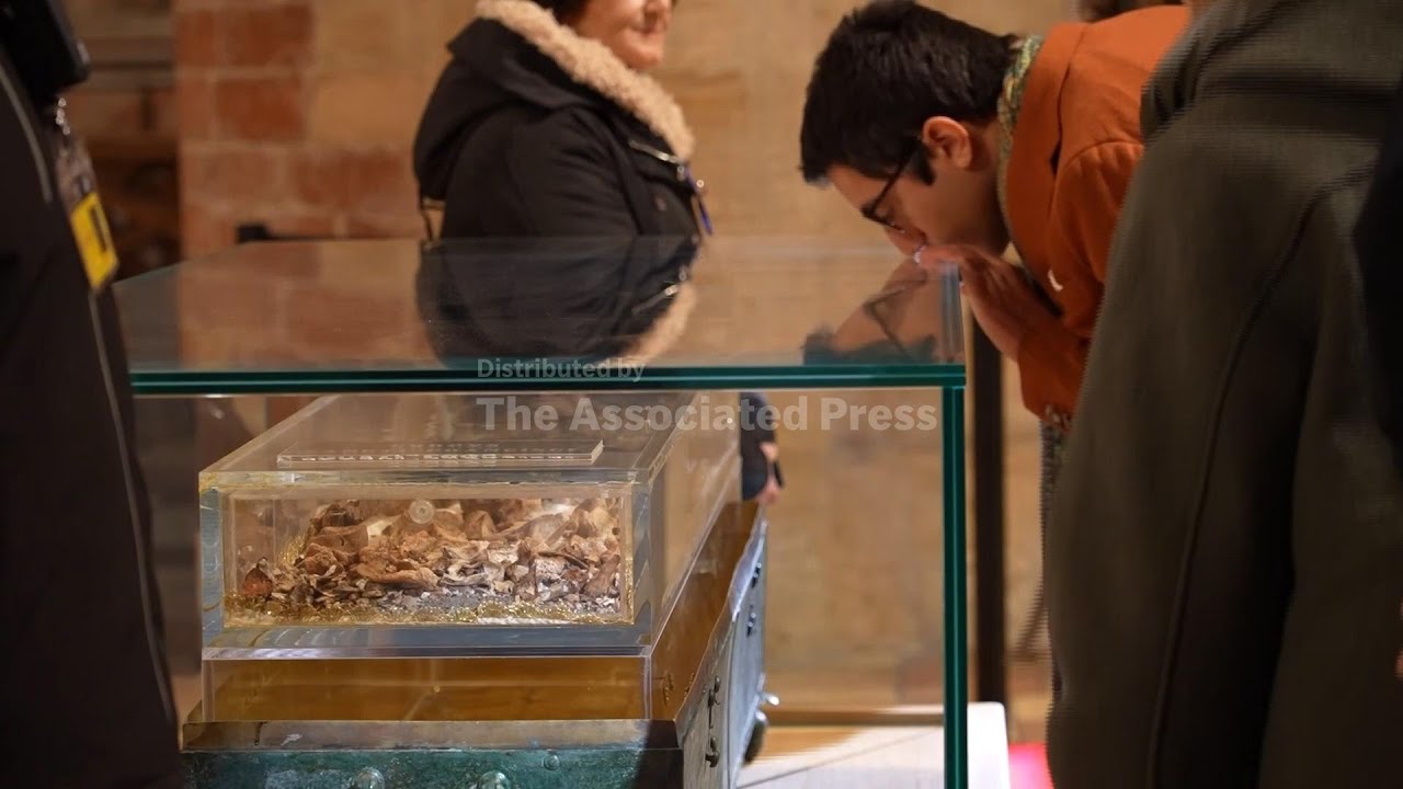 Display of St. Francis of Assisi's bones confirms enduring appeal of relics for Christians