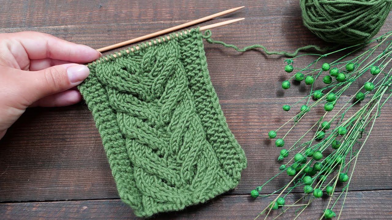 Ажурная коса от центра спицами Lace braid from knitting pattern