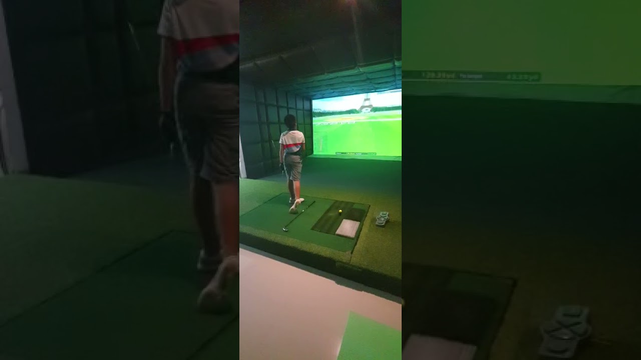 Golf swing review in simulator, HERO Trainee
