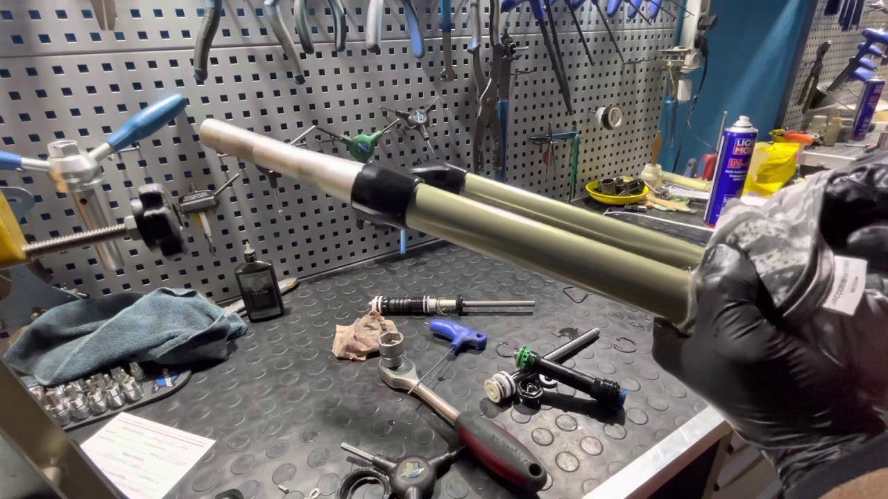 Rock Shox Recon Air - Bisiklet Yağlı ve havalı maşa bakımı rock shox recon. Kolay anlaşılır anlatım