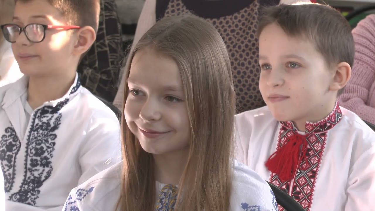 Читає автор  Марічка Вогник Руденька