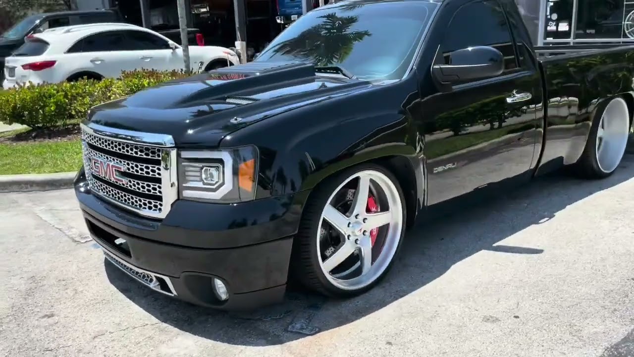Short Bed GMC Sierra On 24” Stagger Wheels