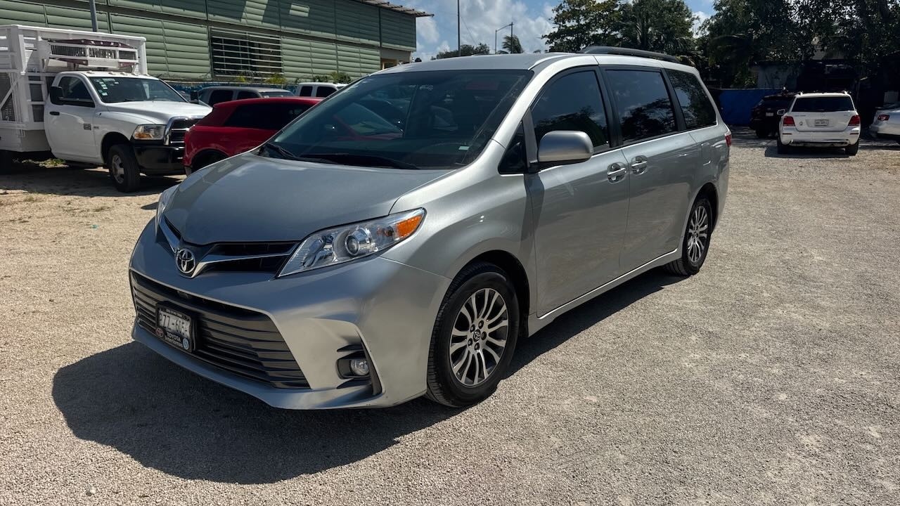 Toyota Sienna XLE 2019