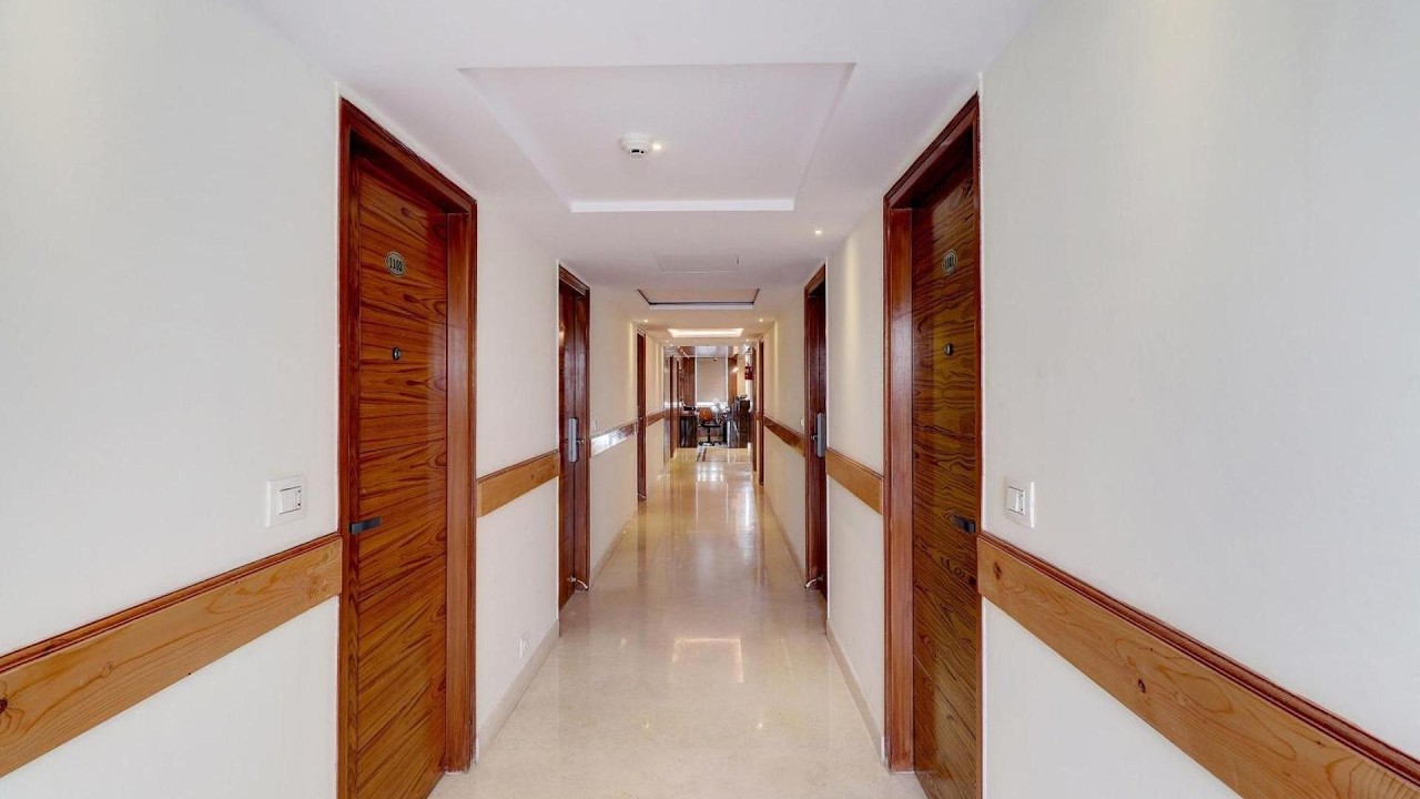 Capital O Premium Hotel La Prosperite, Бангалор, Индия | Travel Deewane
