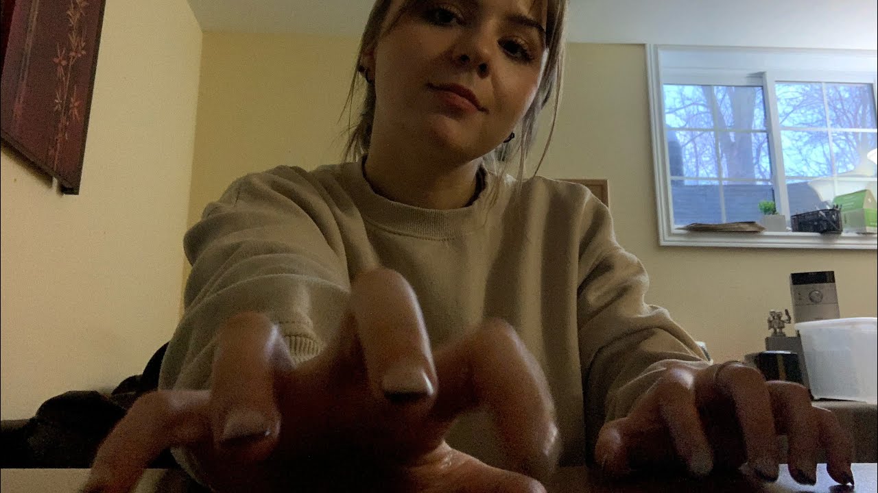 table tapping and scurrying asmr