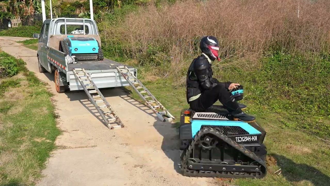 Compact Battery Mower for Rooftops | Koham Urban Mow OEM #CompactMower #RoofCutting