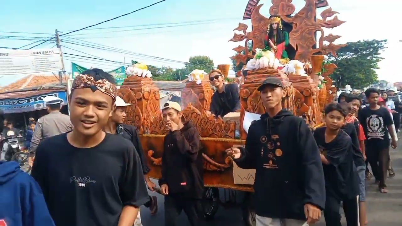 Arak-arakan Khitanan masal Di Setuwetan blosongan crb 2022