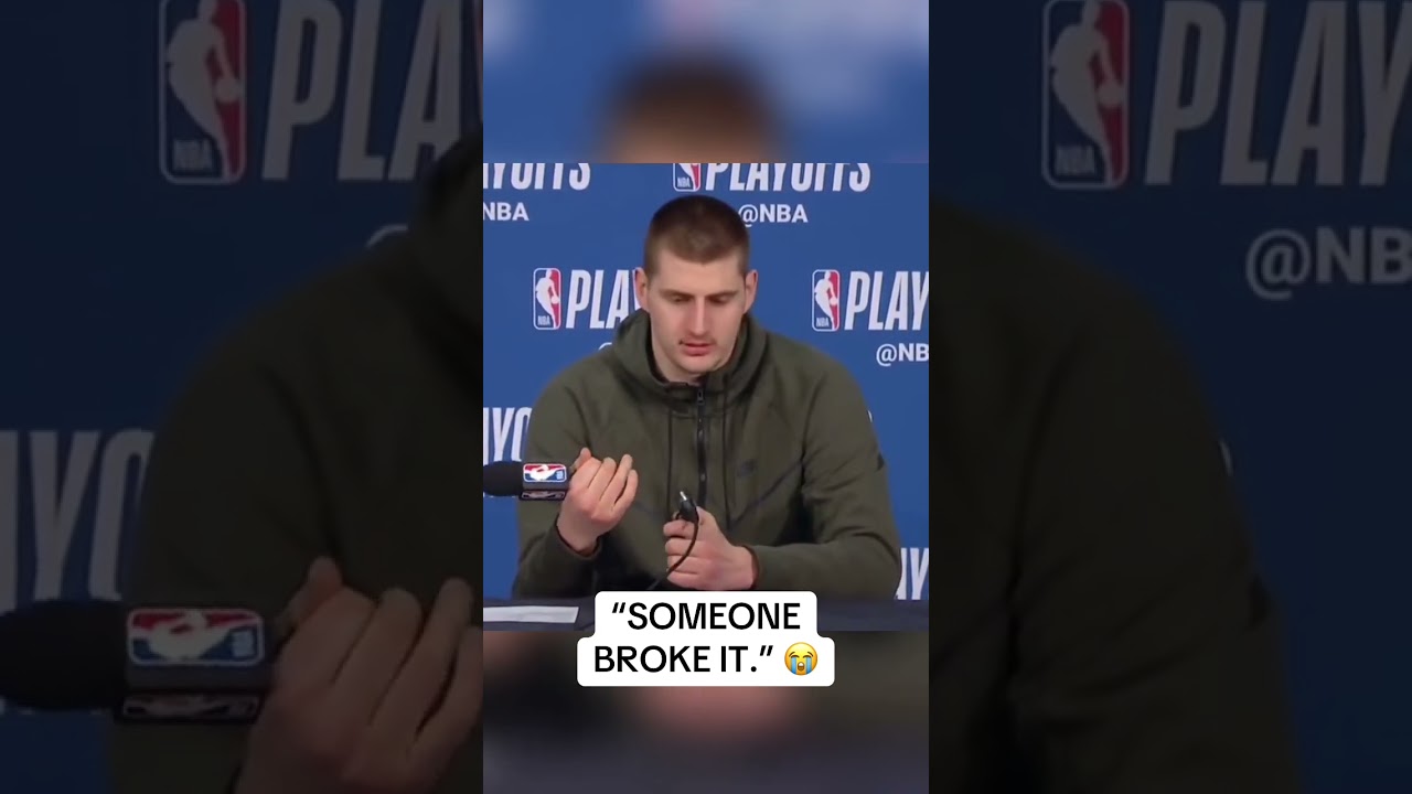 Kiedy Jokic myślał, że zepsuł mikrofon 🤣🎤