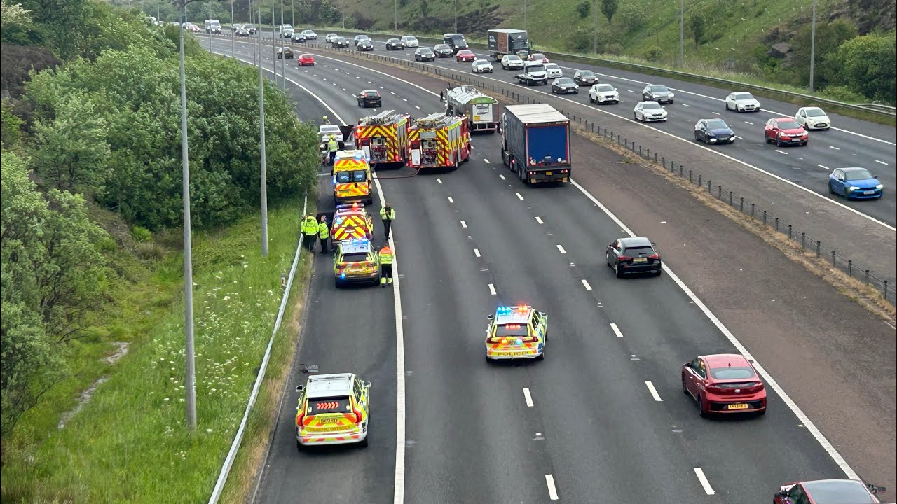 *VEHICLE FIRE* Emergency Services Respond to Reports of a Vehicle Fire on the M62