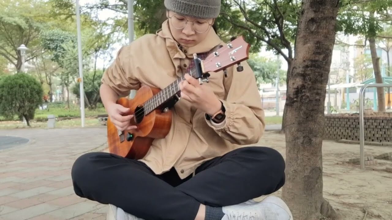 Leaves (Ben&Ben) Ukulele Fingerstyle / Ukulele Instrumental