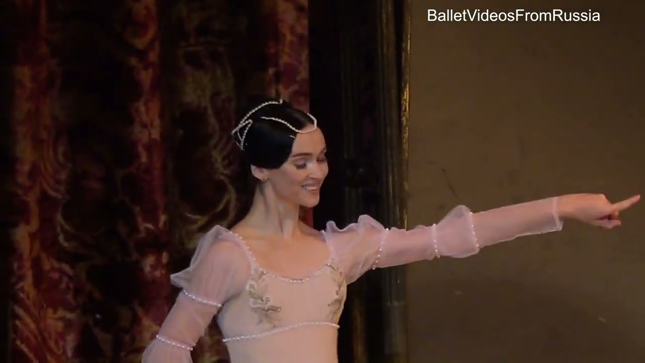 Novikova Shklyarov Romeo Juliet  in Original Lavrovky Choreography Created for Ulanova Sergeyev