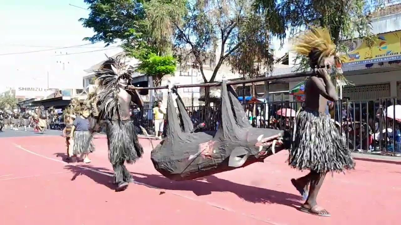 Dayak-Dayak Ireng! Karnaval Budaya Desa Ngunut Part 8