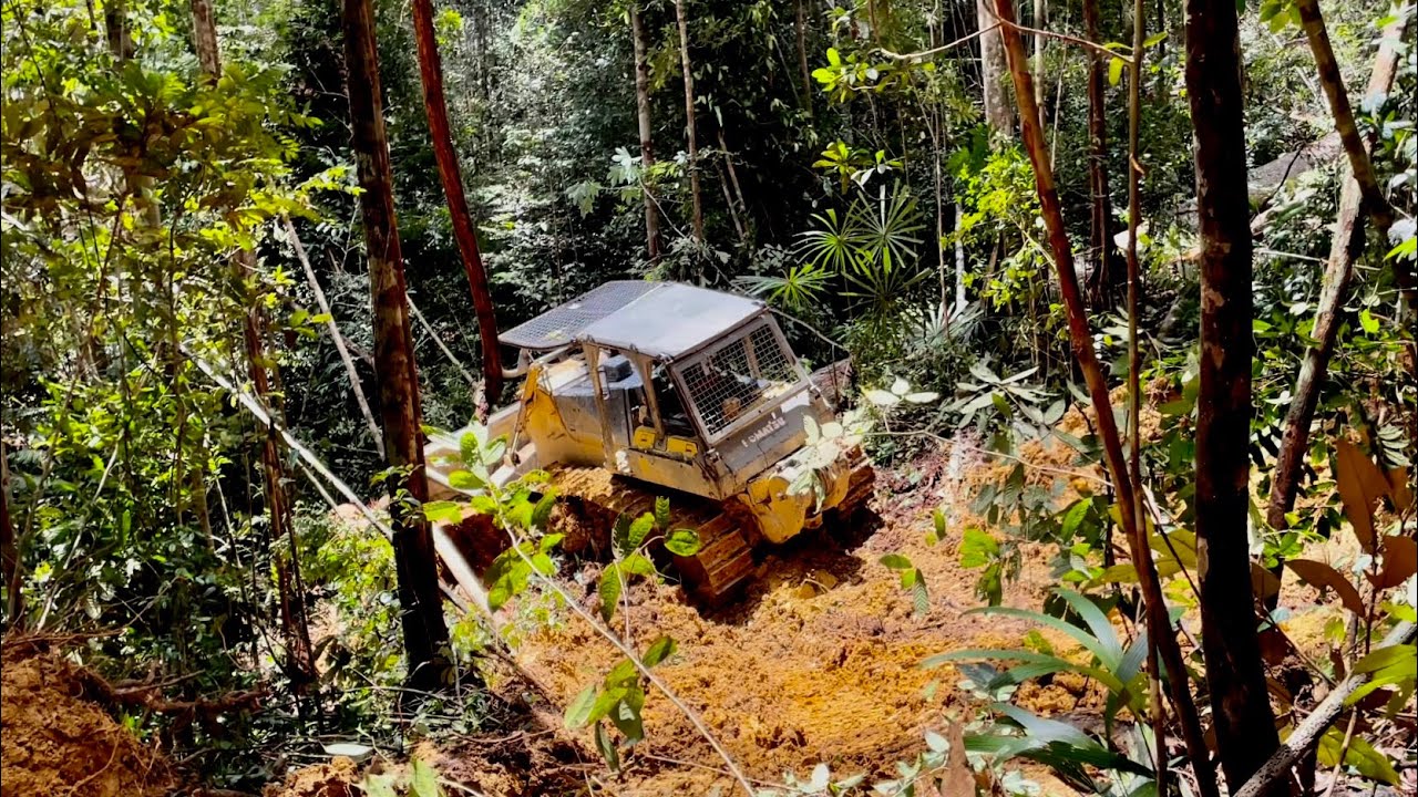 LERENG JURANG bukan jadi hambatan lagi buat Bulldozer