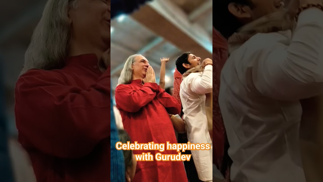 Celebrating happiness with Gurudev #artofliving #guruji #gurudev #srisri #happiness @gurudev