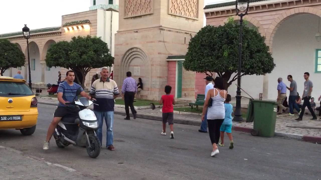 Call to prayer Tunis Ahmadi mosque 20160819