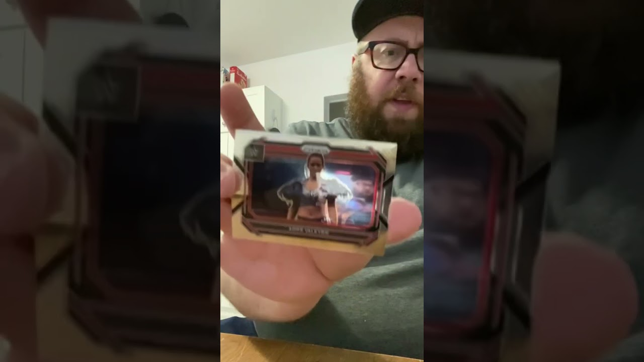 Opening another pack of 2023 WWE Panini Prizm cards. 