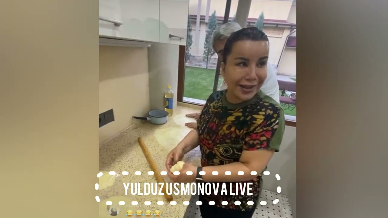 Yulduz Usmonova oshhonada iftorlikga taomlar tayorlamoqda