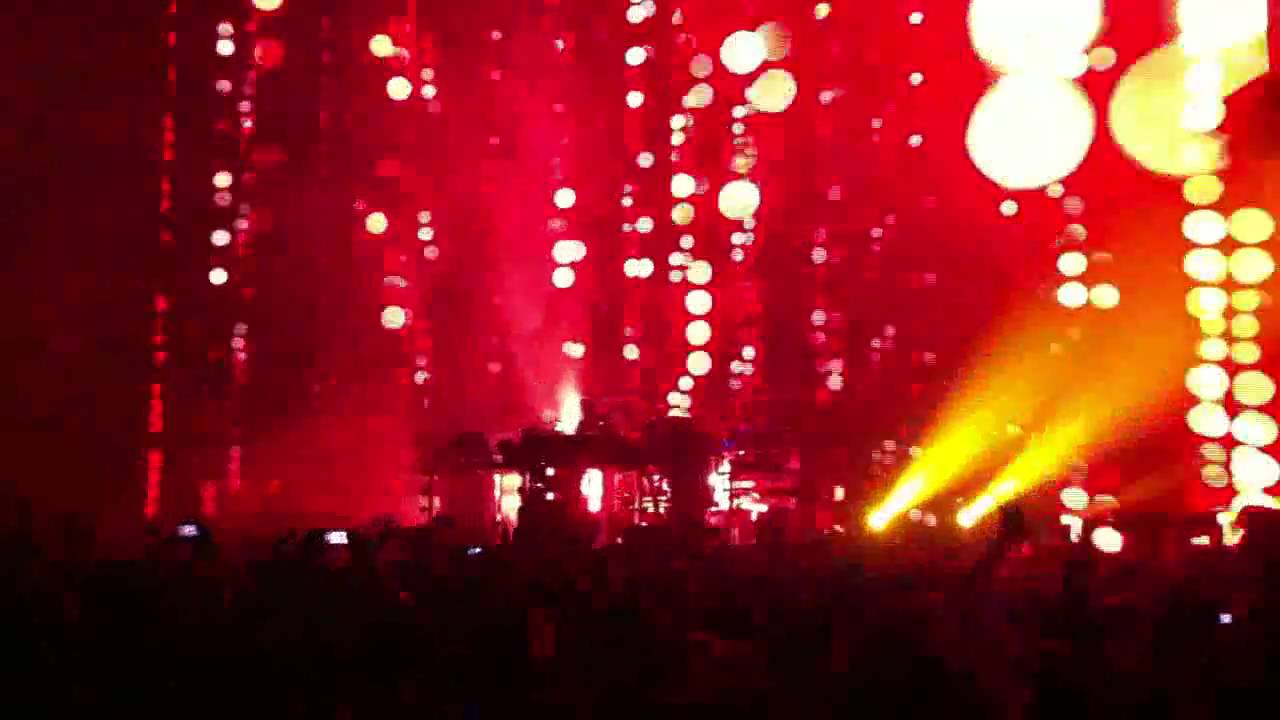 Escape Velocity - Chemical Brother Live - Melbourne 2011