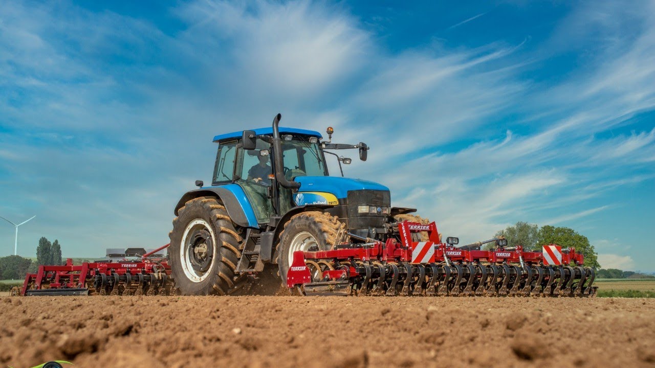 NEW HOLLAND TM 175 & TERRIER outil de sol