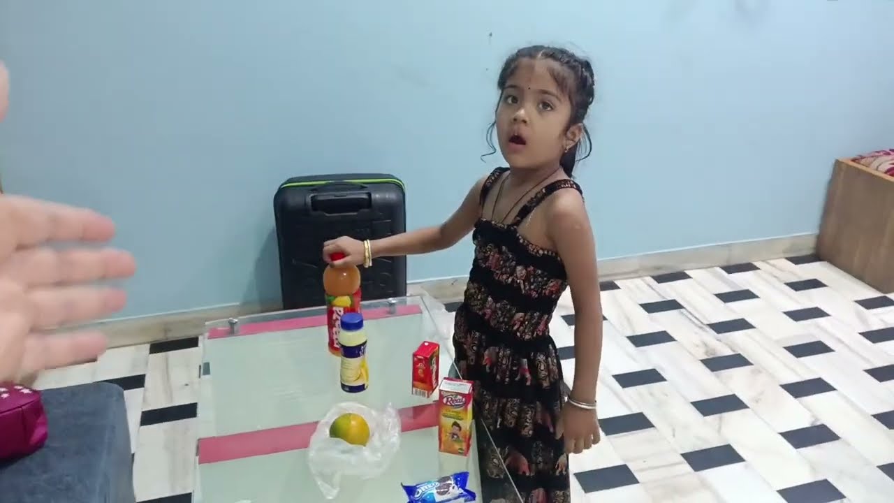 Hotel Mein Mila Welcome Gift 😍 Priyanshi Ko
