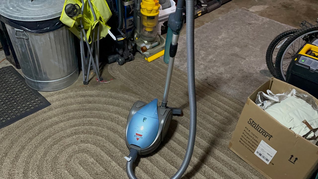 Bissell Butler Revolution | Showing off, and Vacuuming Cobwebs 🕸️ 