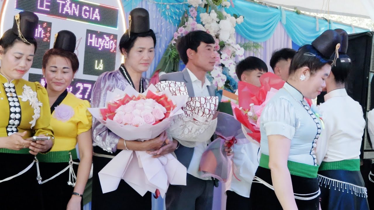 NHỮNG KHOẢNH KHẮC ĐÁNG NHỚ MỪNG NHÀ MỚI NGHỆ NHÂN QUÀNG LẢ VỚI NHIỀU NGHỆ NHÂN NỔI TIẾNG THAM GIA