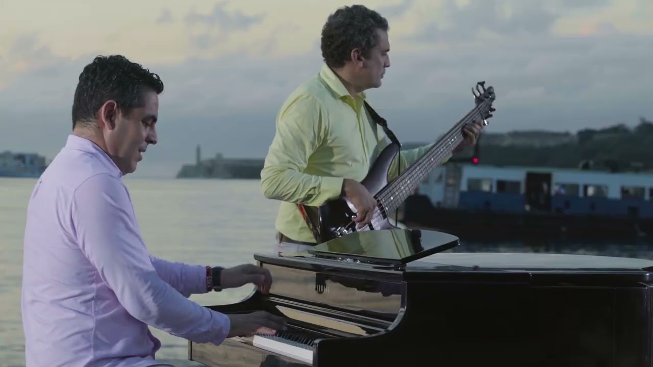 Producciones Colibrí - Alejandro Falcón y Cubadentro | Vals para Oshún/ DVD Live in Havana