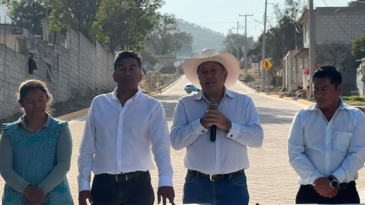 En San Lorenzo, el presidente Alfredo Velázquez inaugura la Construcción de Pavimento con Adocreto.