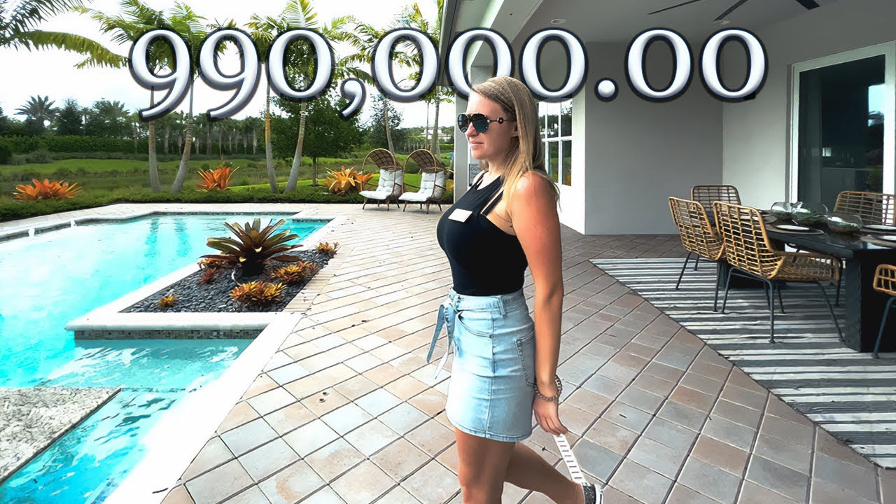 Touring the Florida Modern House With a Huge Pool