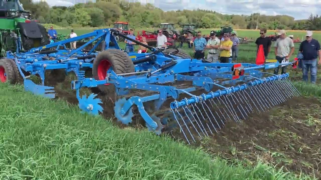 LEMKEN Karat 10 Cultivator Demo
