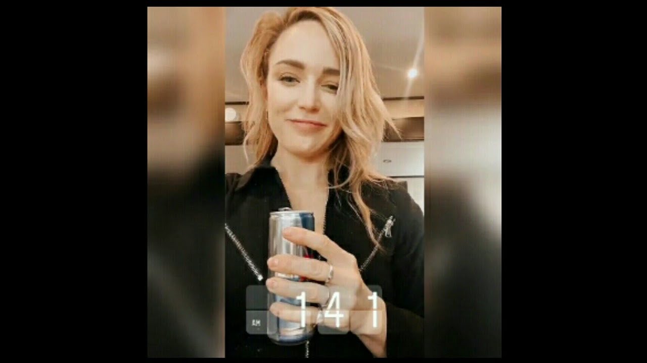 Caity lotz on set Legends of tomorrow season 6 #155